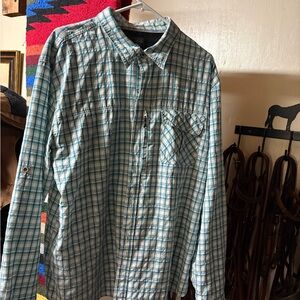 Wrangler Men's Teal and White Plaid Button Down Shirt